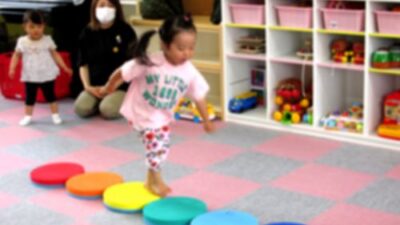 子育て支援センター☆ホップ　ステップ　ダンス　ジャンプ♪