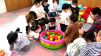 子育て支援センター☆楽しさいっぱい！１０月のお誕生会がはじまるよ～！